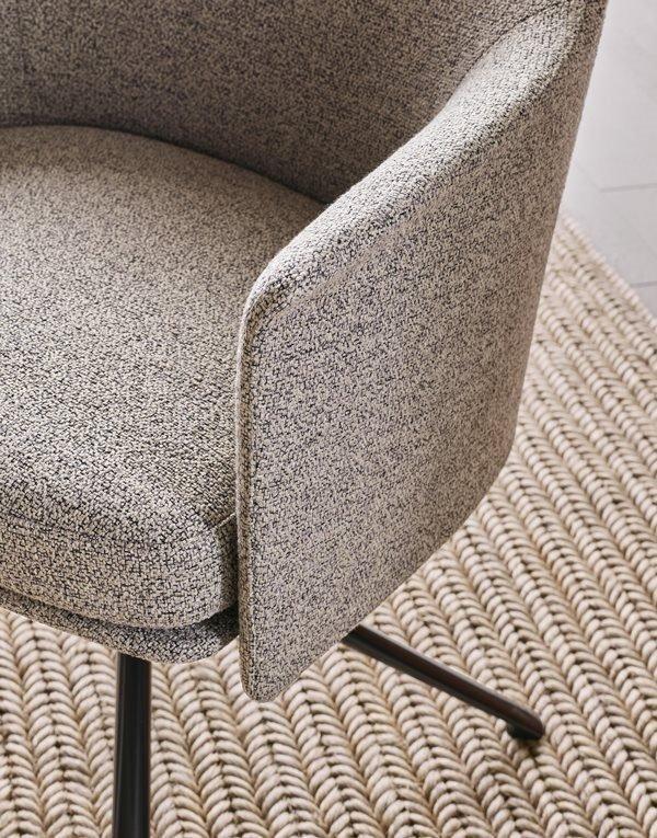 Swivel fabric chair with armrests | Stanford Bridge by Poliform