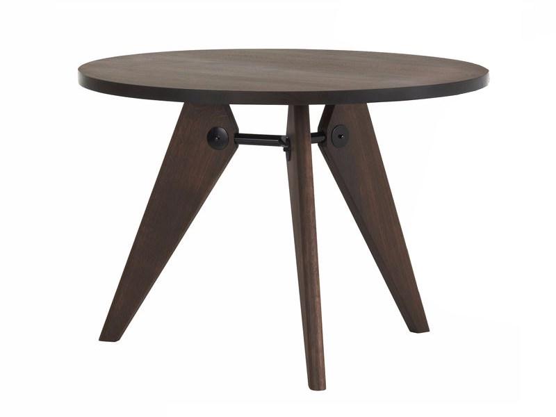 Round solid wood table | Guéridon by Vitra