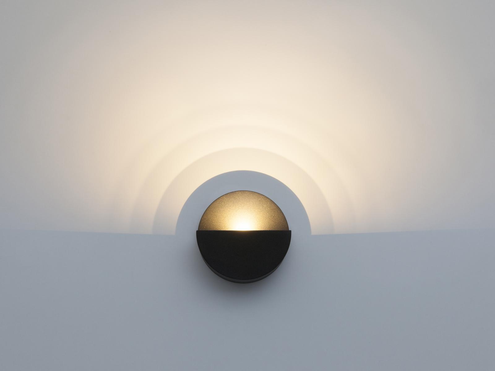 LED polycarbonate wall lamp | Gradient by Vibia