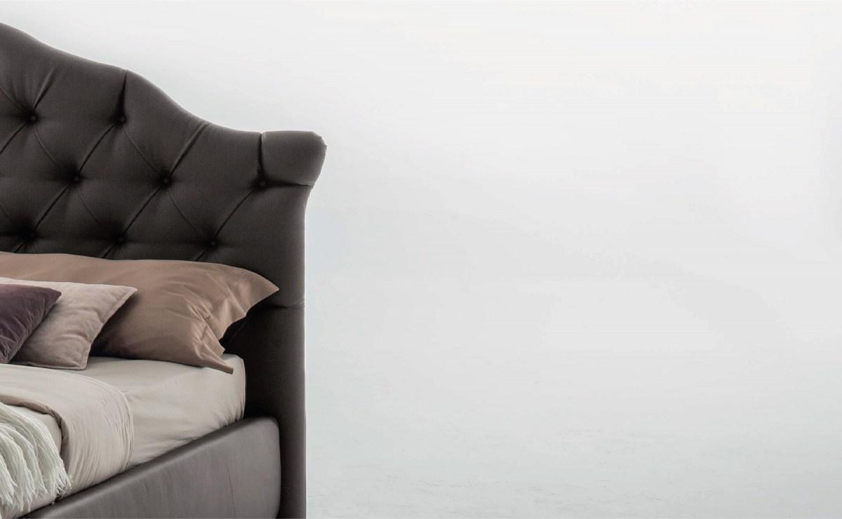 Leather double bed with tufted headboard | Veneziano by Tonin Casa