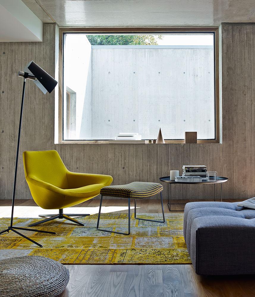 Swivel upholstered fabric armchair with 4-spoke base | Metropolitan '14 by B&B Italia