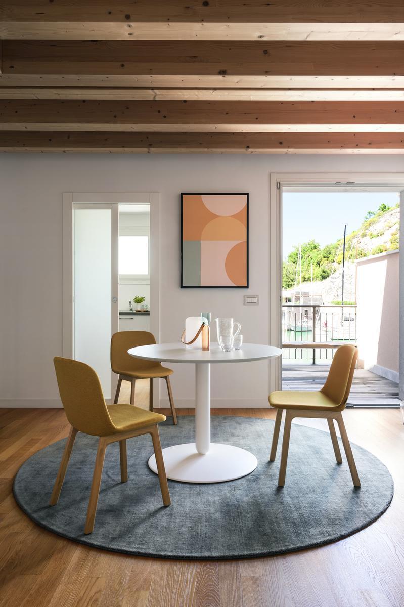 Upholstered fabric chair | Vela by Calligaris