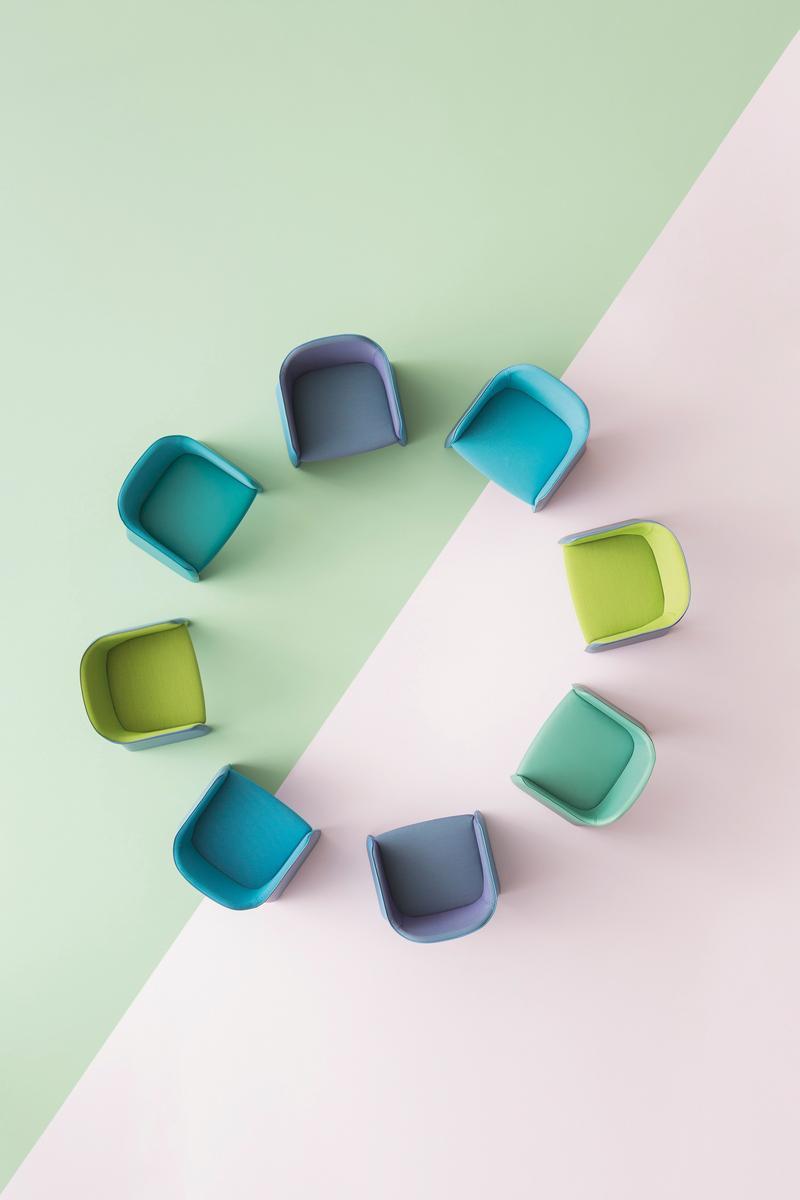 Sled base upholstered chair with armrests | Laja 881 by Pedrali