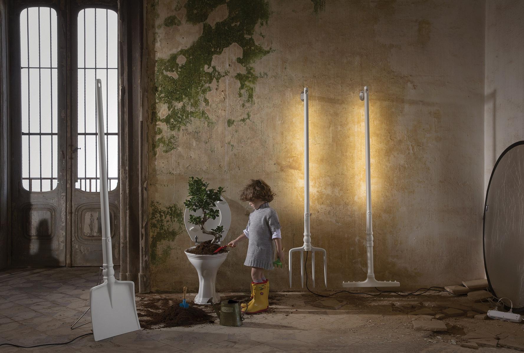 LED technopolymer floor lamp | Tobia by Karman