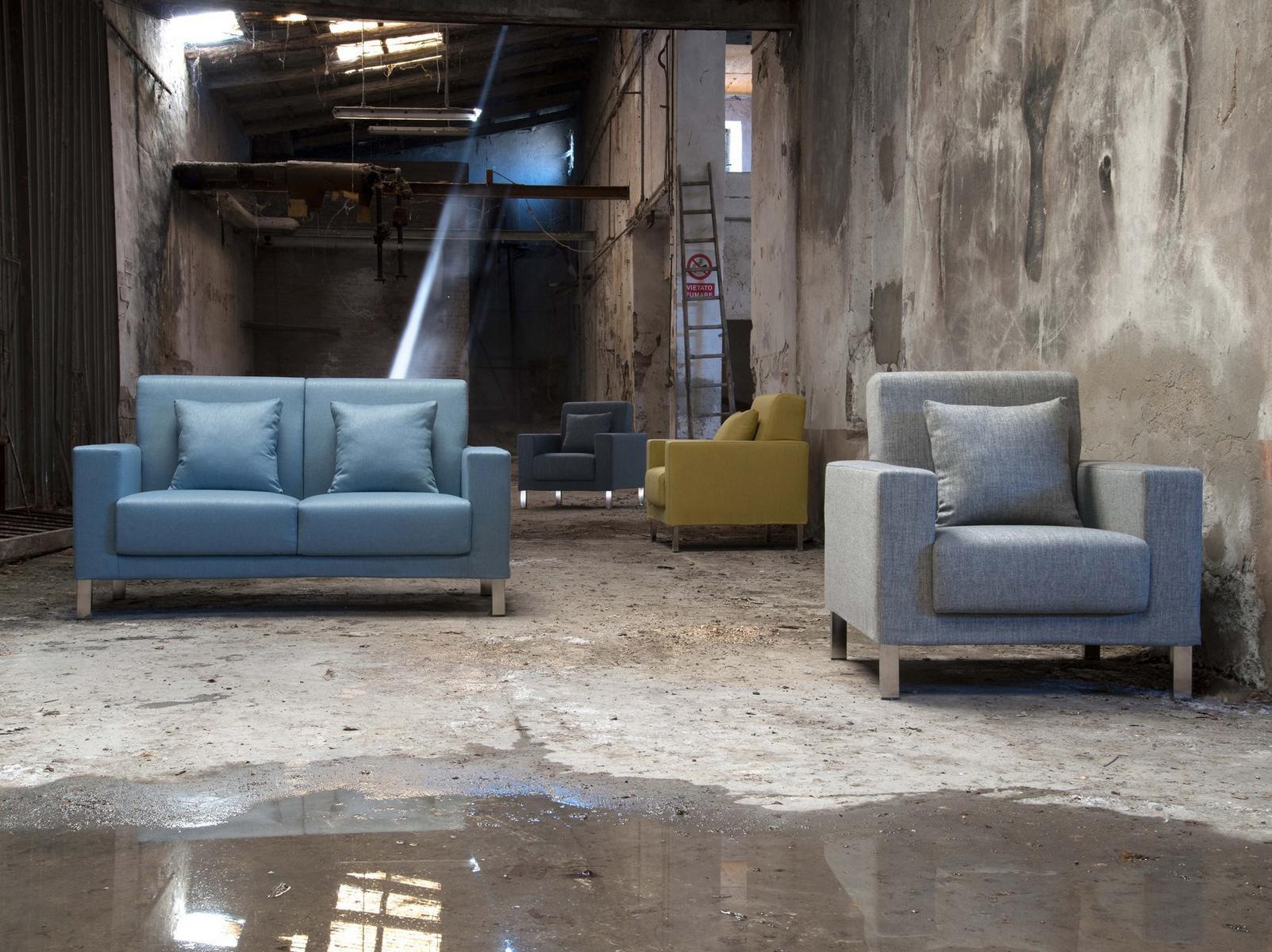 Fabric armchair with armrests | Cucciolo by Domingo salotti