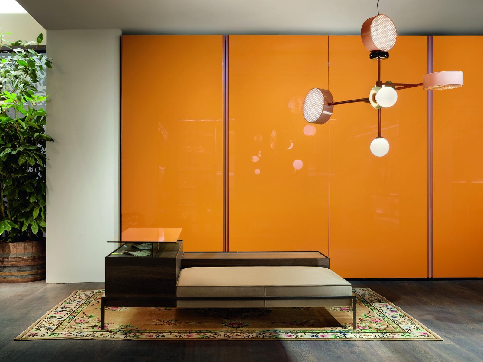 Wardrobe with sliding doors custom | Text by Lema