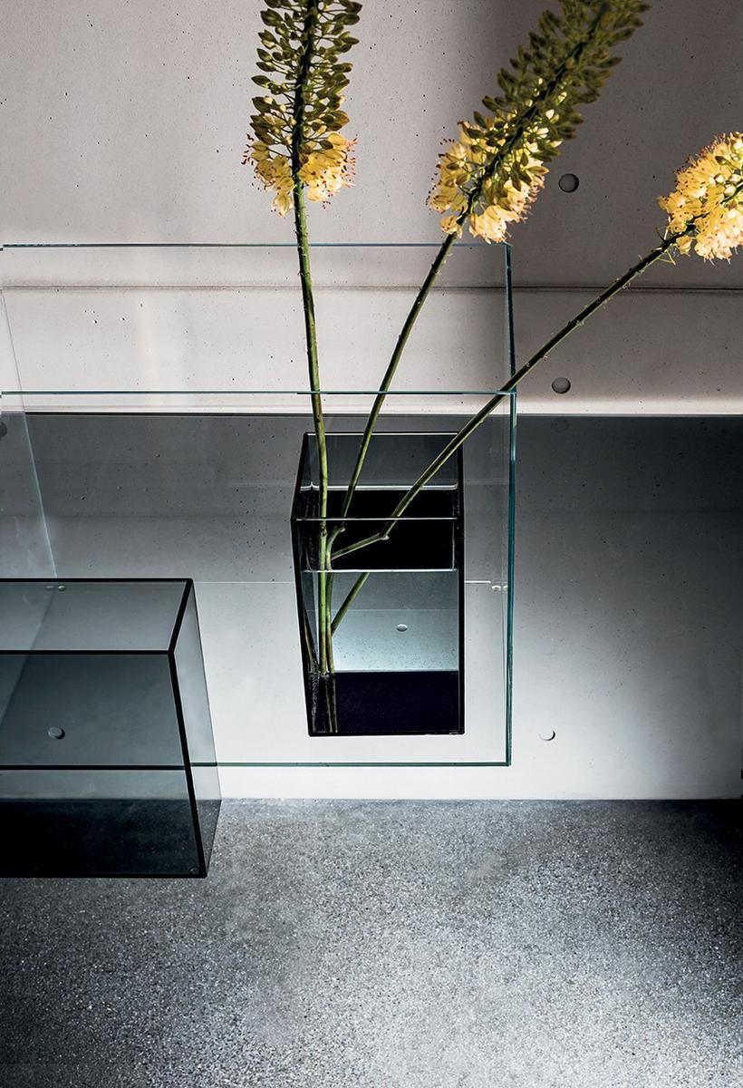 Glass vase | Skyline by Sovet