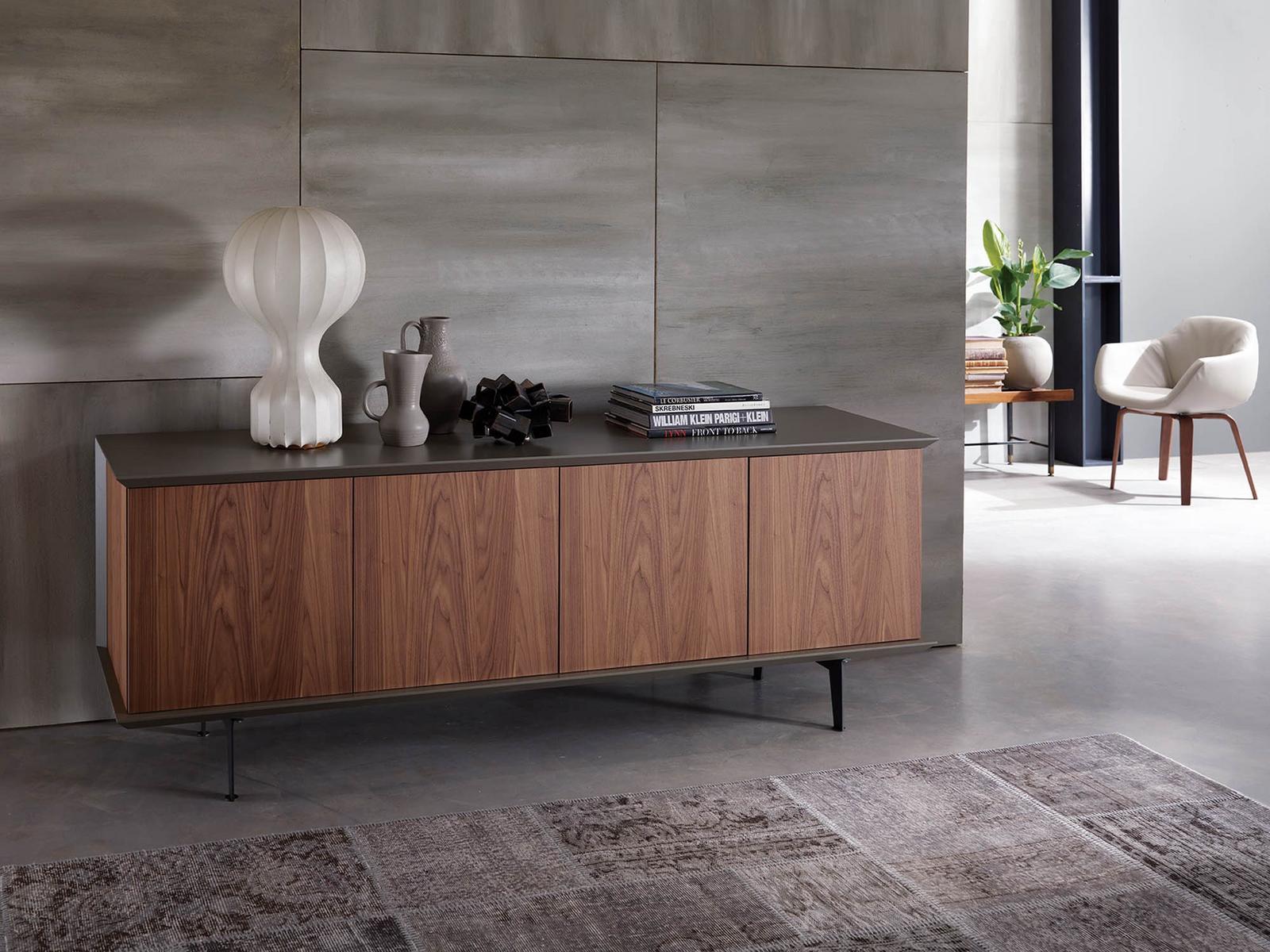 Upholstered chair with armrests | Eliot by Ozzio Italia