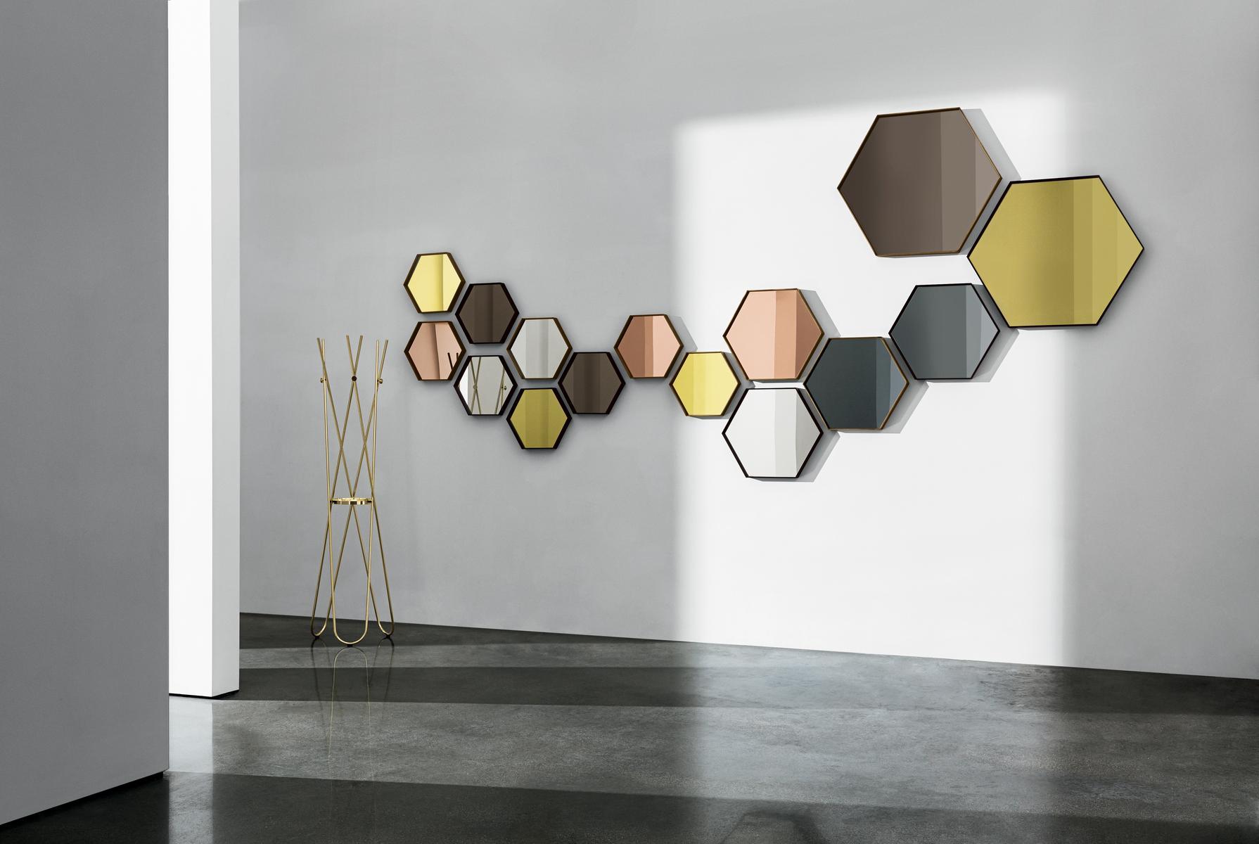 Wall-mounted mirror | Visual Hexagonal by Sovet