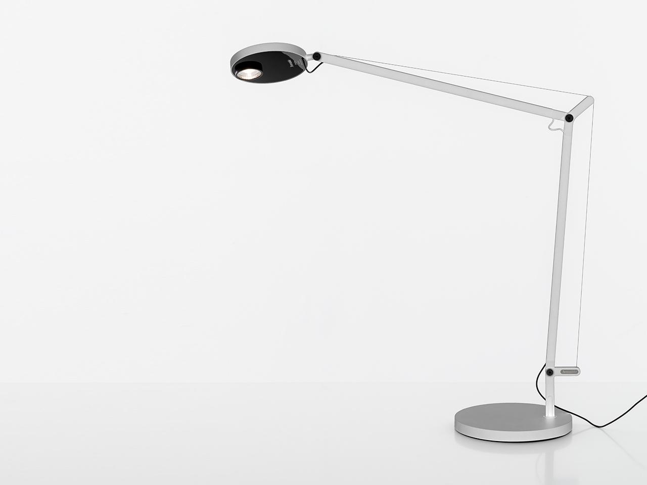 LED direct light adjustable table lamp | Demetra Professional by Artemide