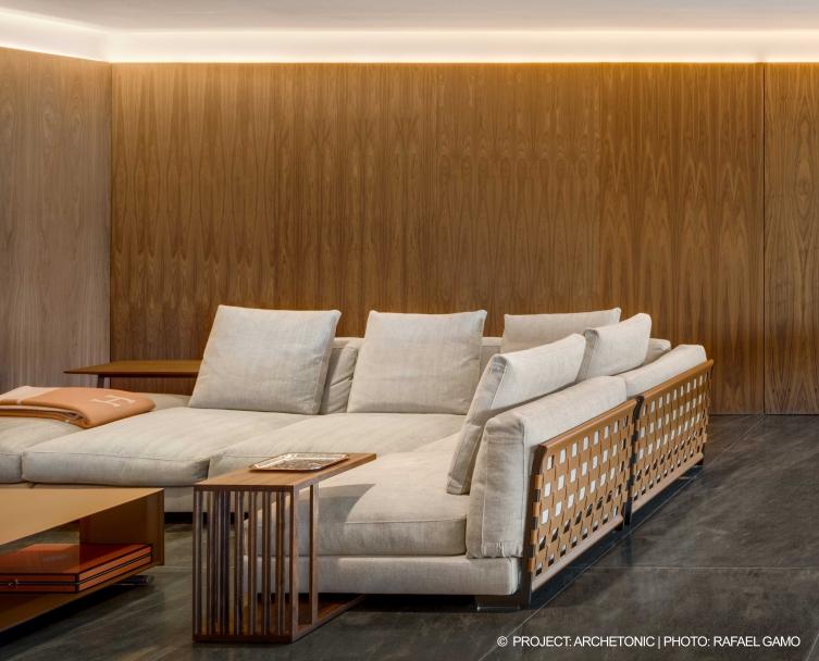 Rectangular solid wood coffee table | Vienna by Flexform