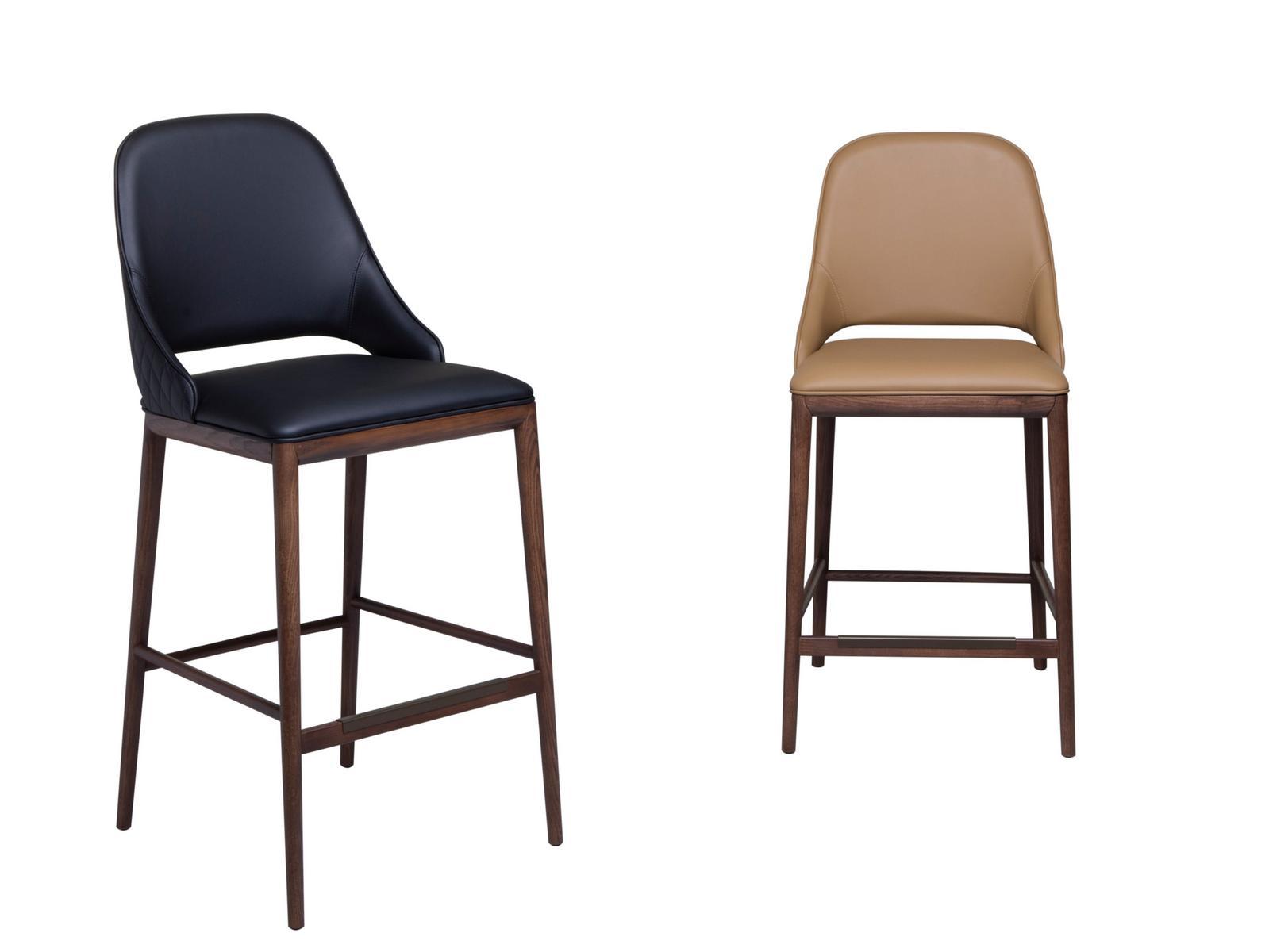 High stool in leather and walnut base | Malva Élite by Tonin Casa