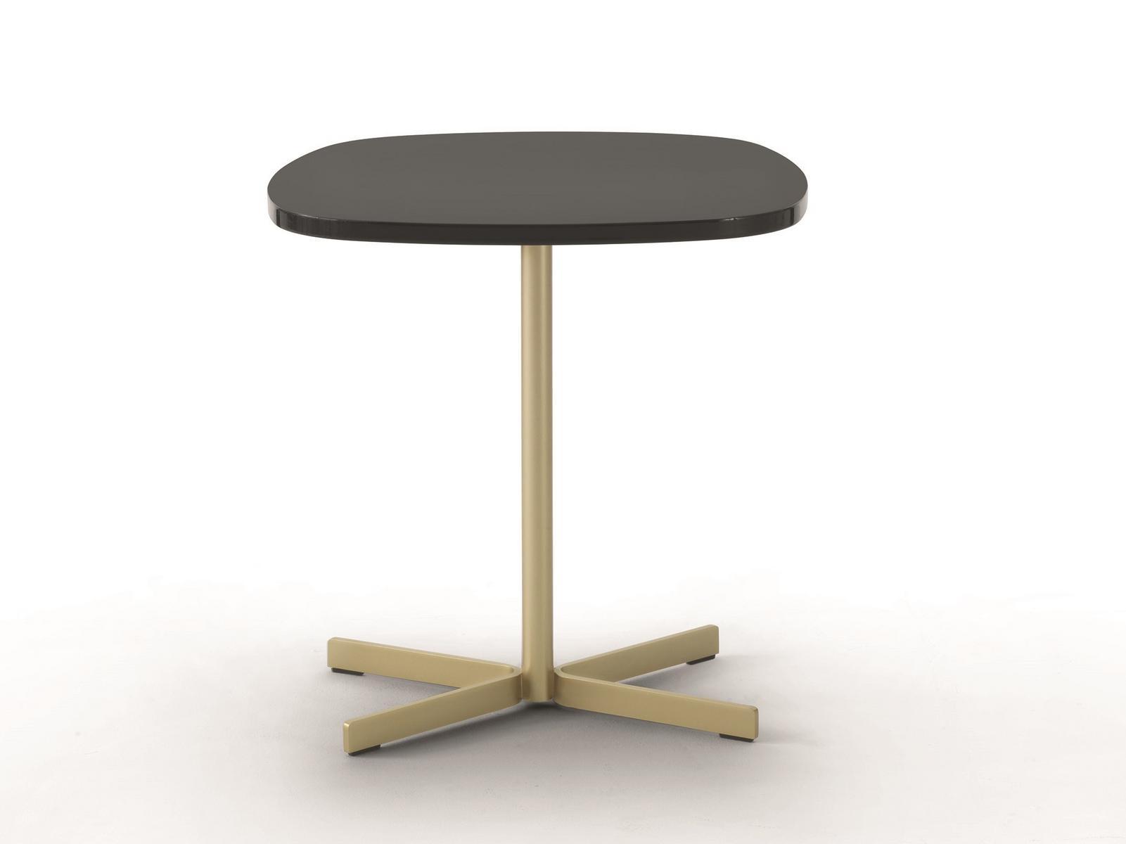 Square coffee table with 4-star base | Island by Arflex