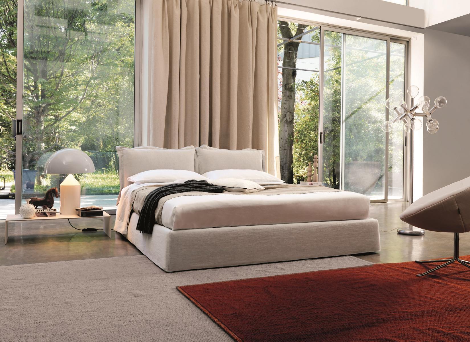 Storage bed | Vanity by Desiree