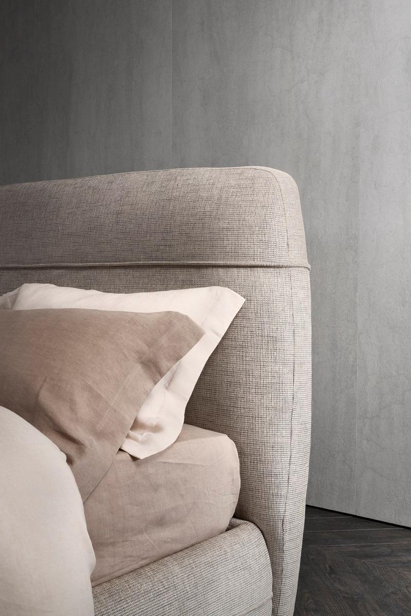 Upholstered fabric double bed | Mandarine by Flou