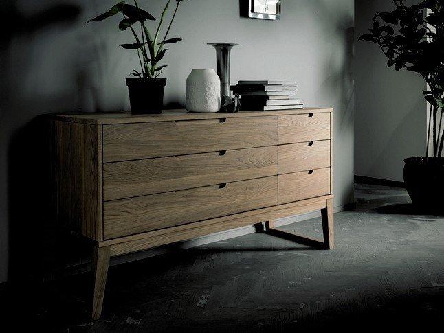 Oak chest of drawers with integrated handles | Clover by Altacorte
