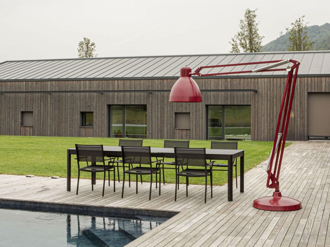 LED adjustable aluminium floor lamp | Jj Great Floor Oudoor by Leucos