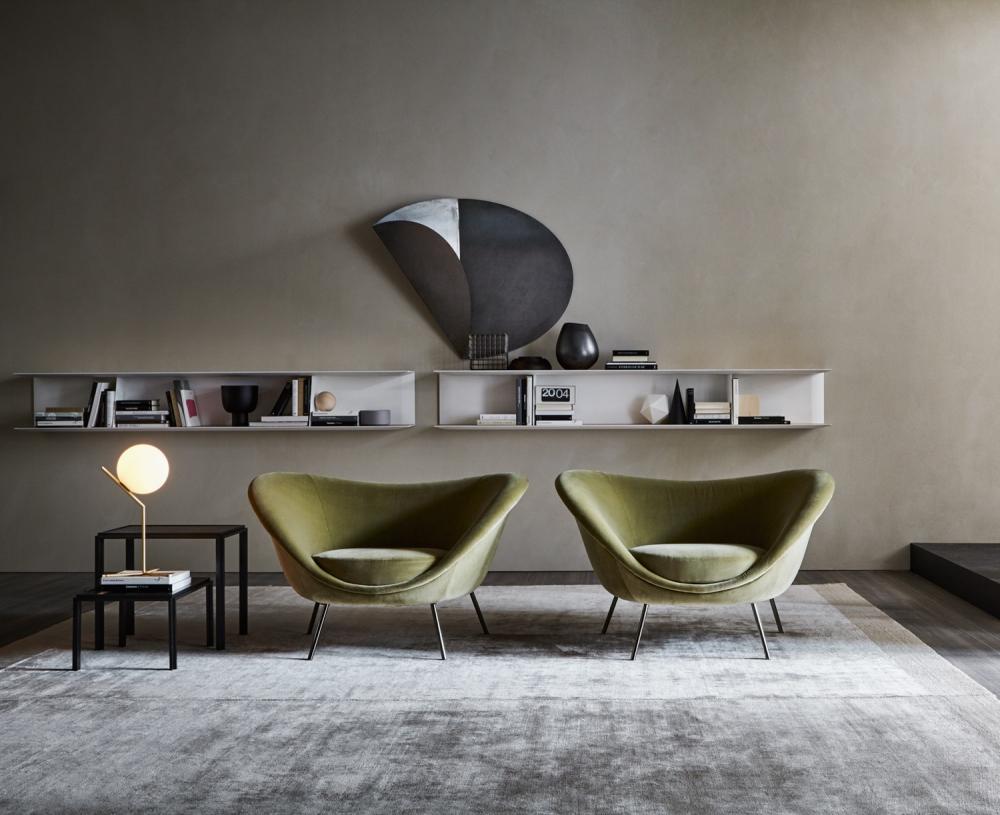 Wall-mounted floating bookcase | D.355.1 by Molteni