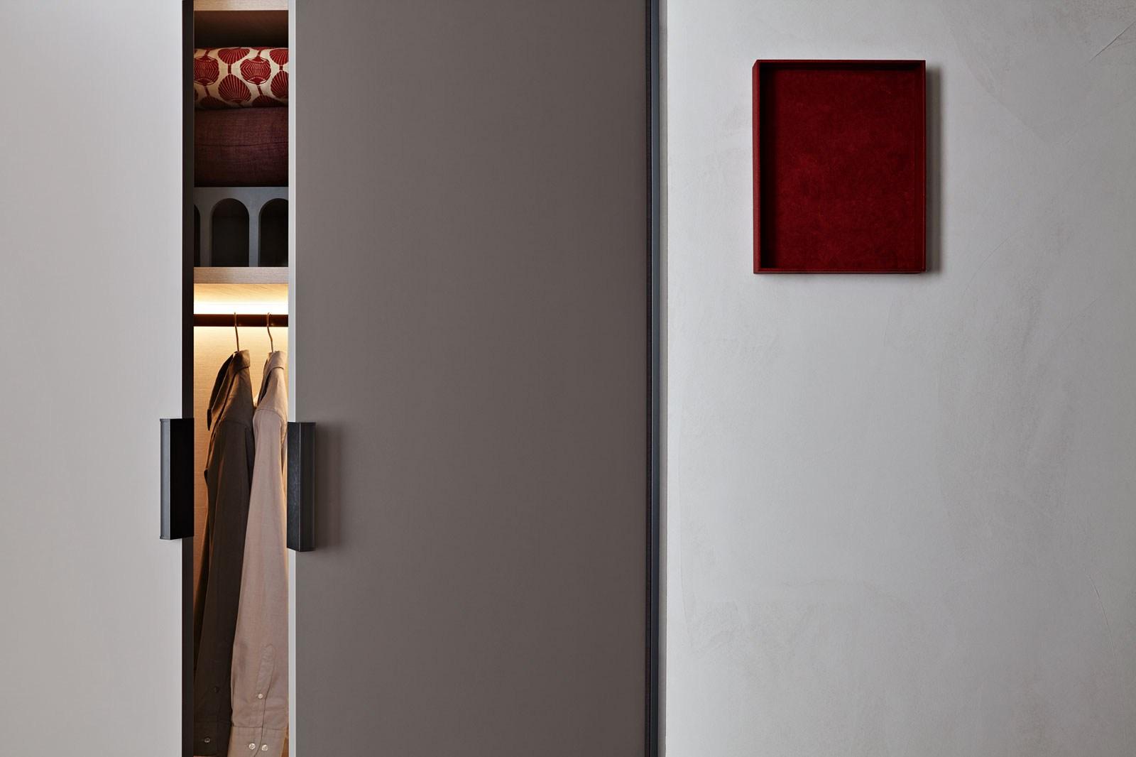 Wooden cabinet door | Gliss Master Grip by Molteni