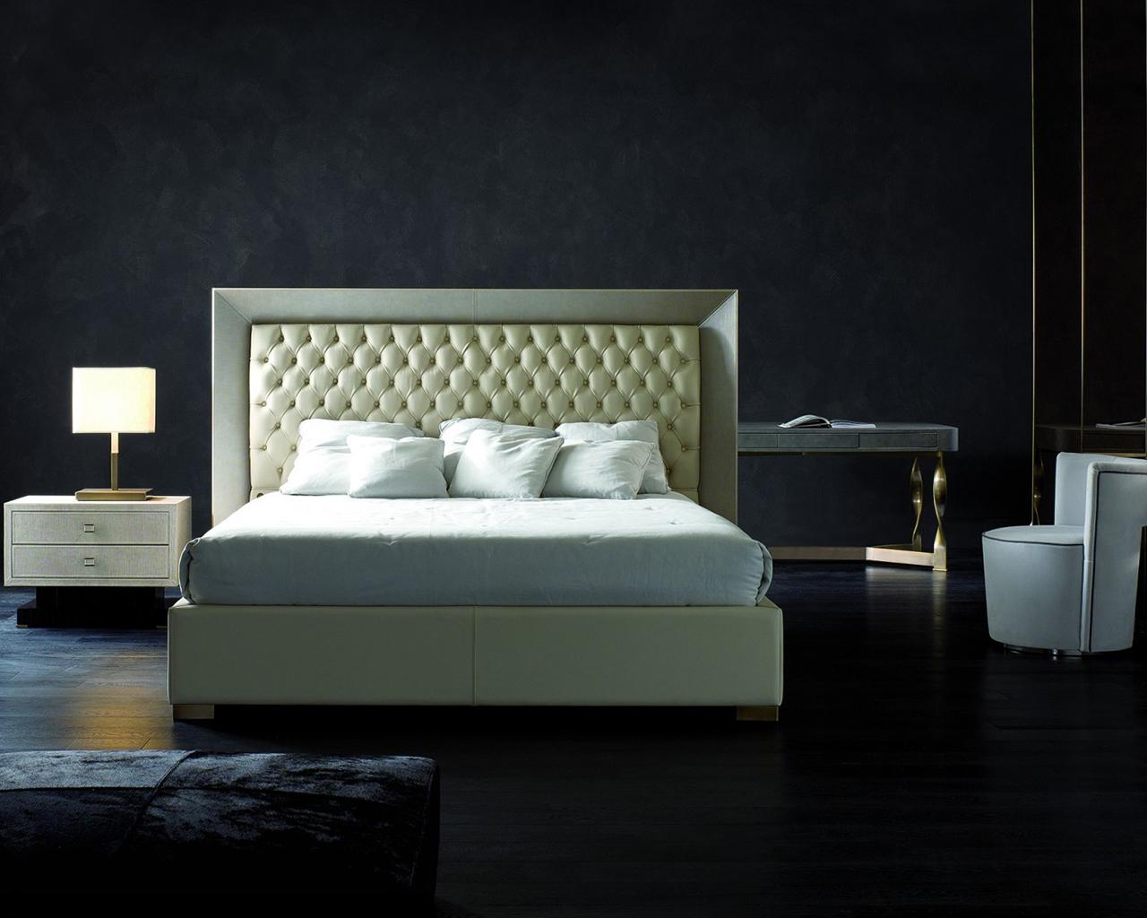 Leather bed in a classic style  with tufted headboard | Kenya by Rugiano