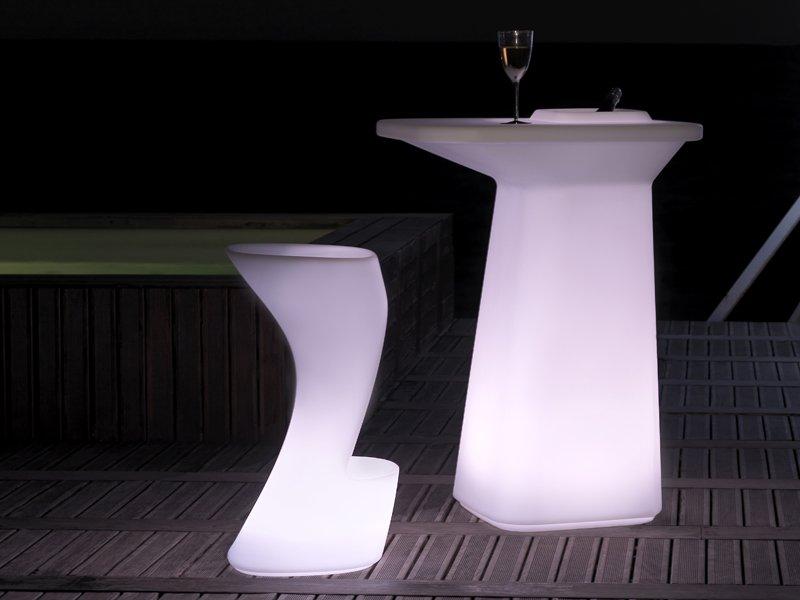Polyethylene high table | Moma Aire High by Vondom