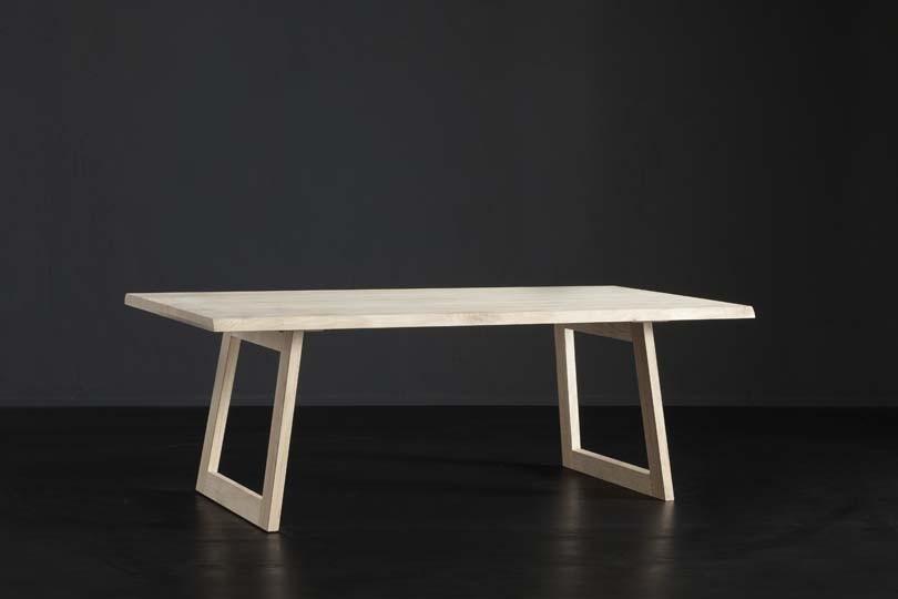 Rectangular oak dining table | Toronto + Flat by Altacorte