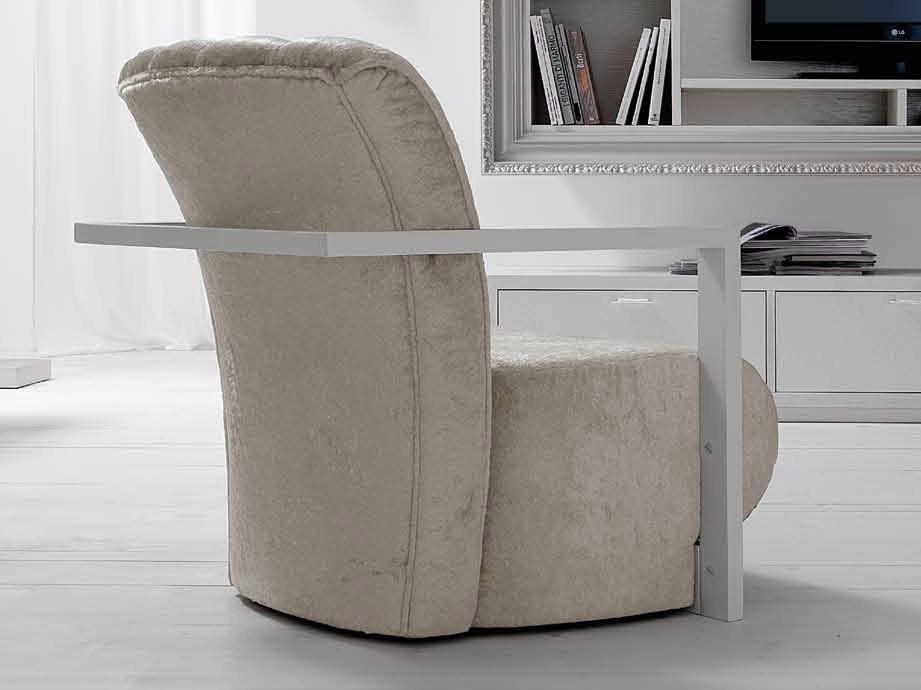 Upholstered armchair with armrests | Leon by Corte Zari