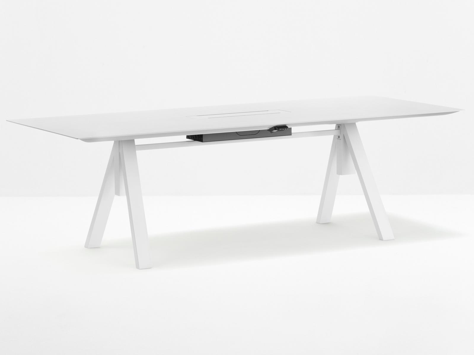Height-adjustable rectangular office desk | Arki-table Adjustable by Pedrali