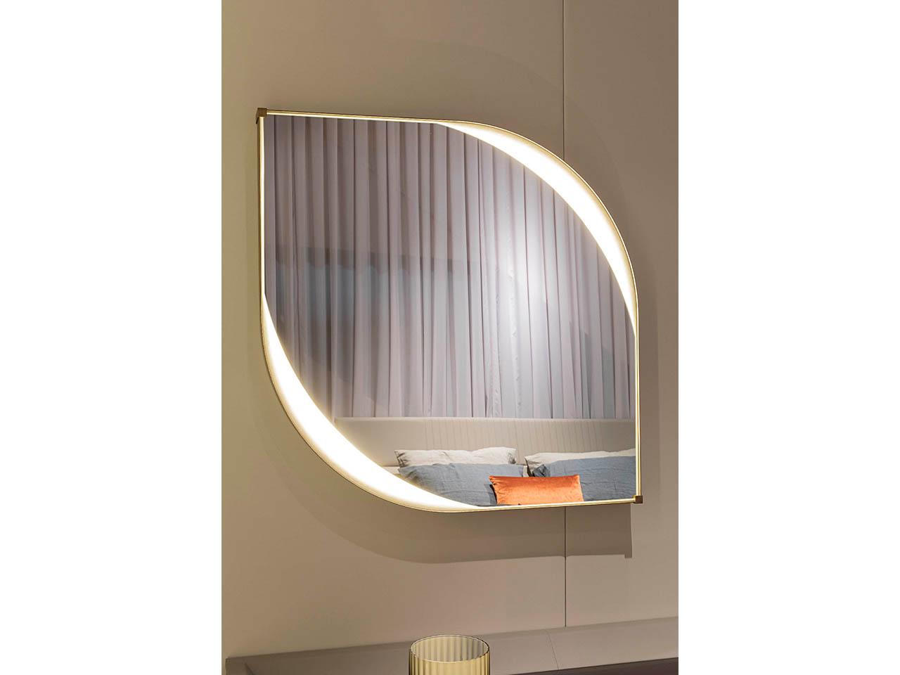 Wall-mounted mirror with integrated lighting | Vine by Turri