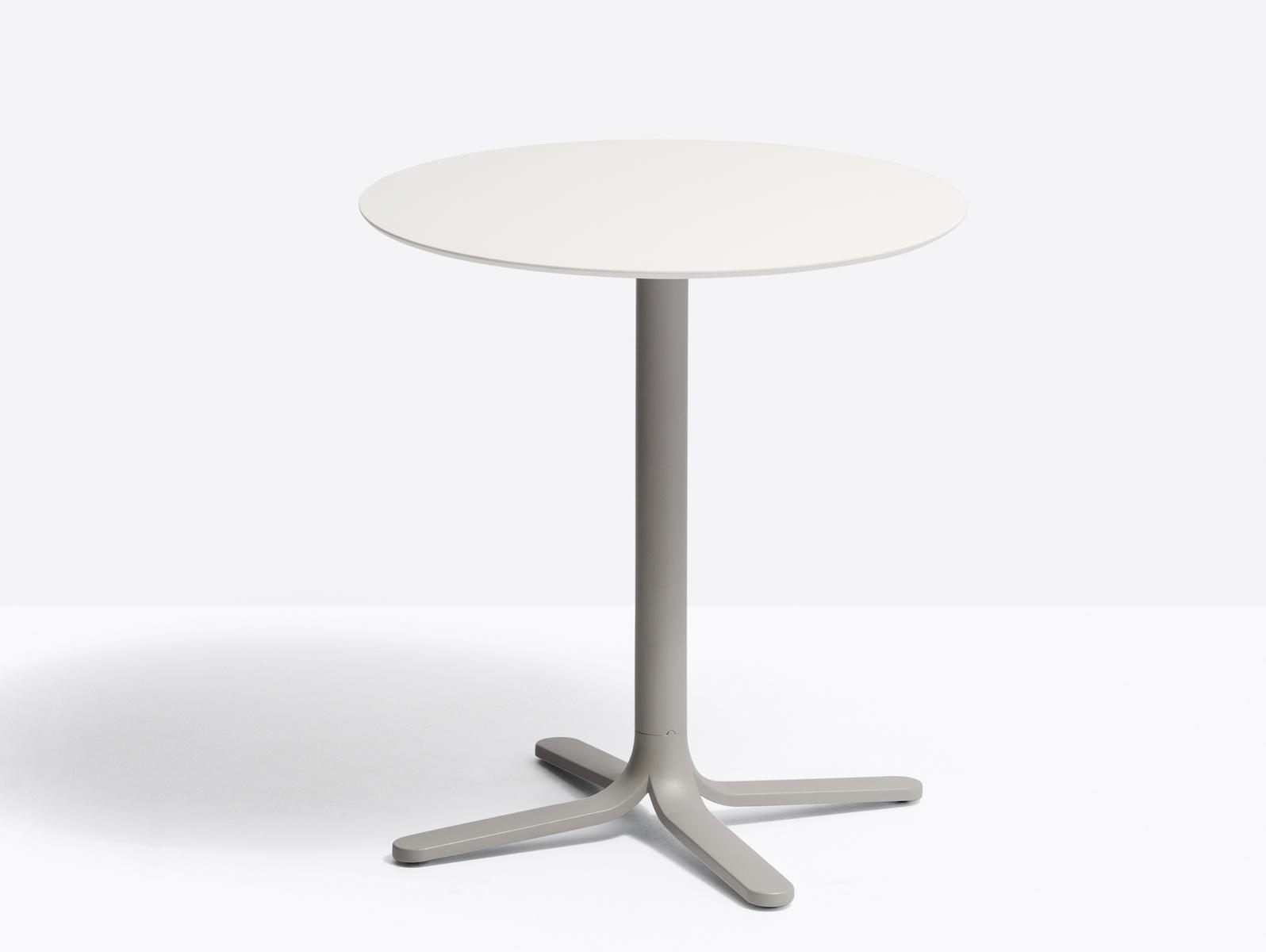 Aluminium high table with 3-star base | Fluxo 5460 by Pedrali