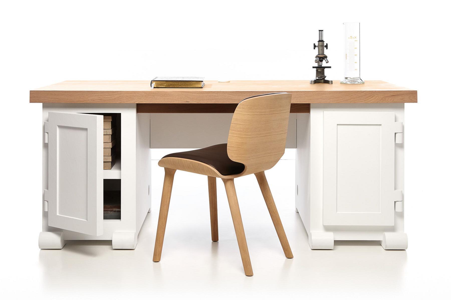 Rectangular writing desk | Paper Desk by Moooi