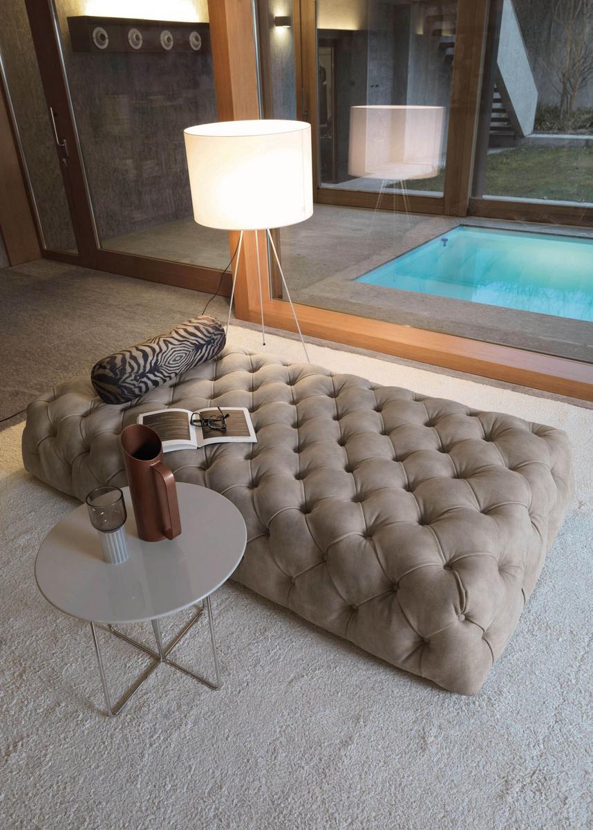 Tufted day bed | Rollking by Desiree