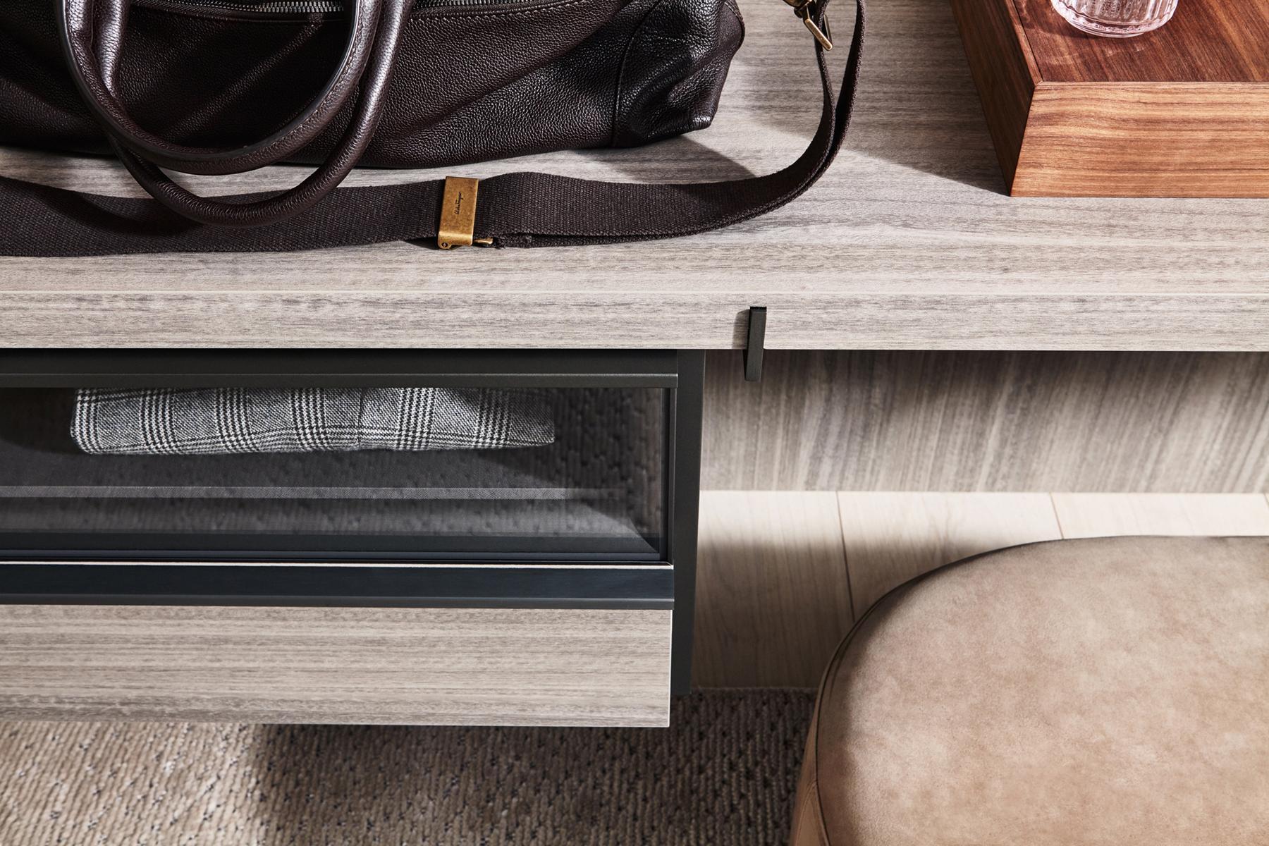 Sectional wooden walk-in wardrobe | Master Dressing by Molteni