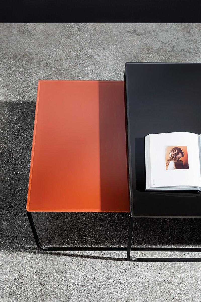 Stackable glass coffee table | Nido by Sovet