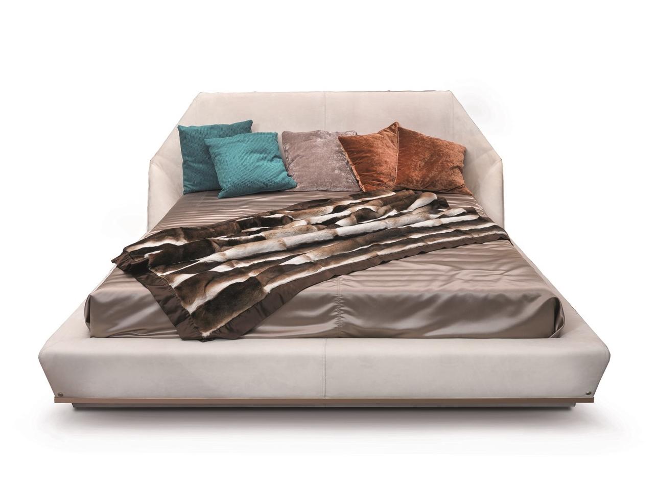 Velvet bed with high headboard | Yume by Longhi