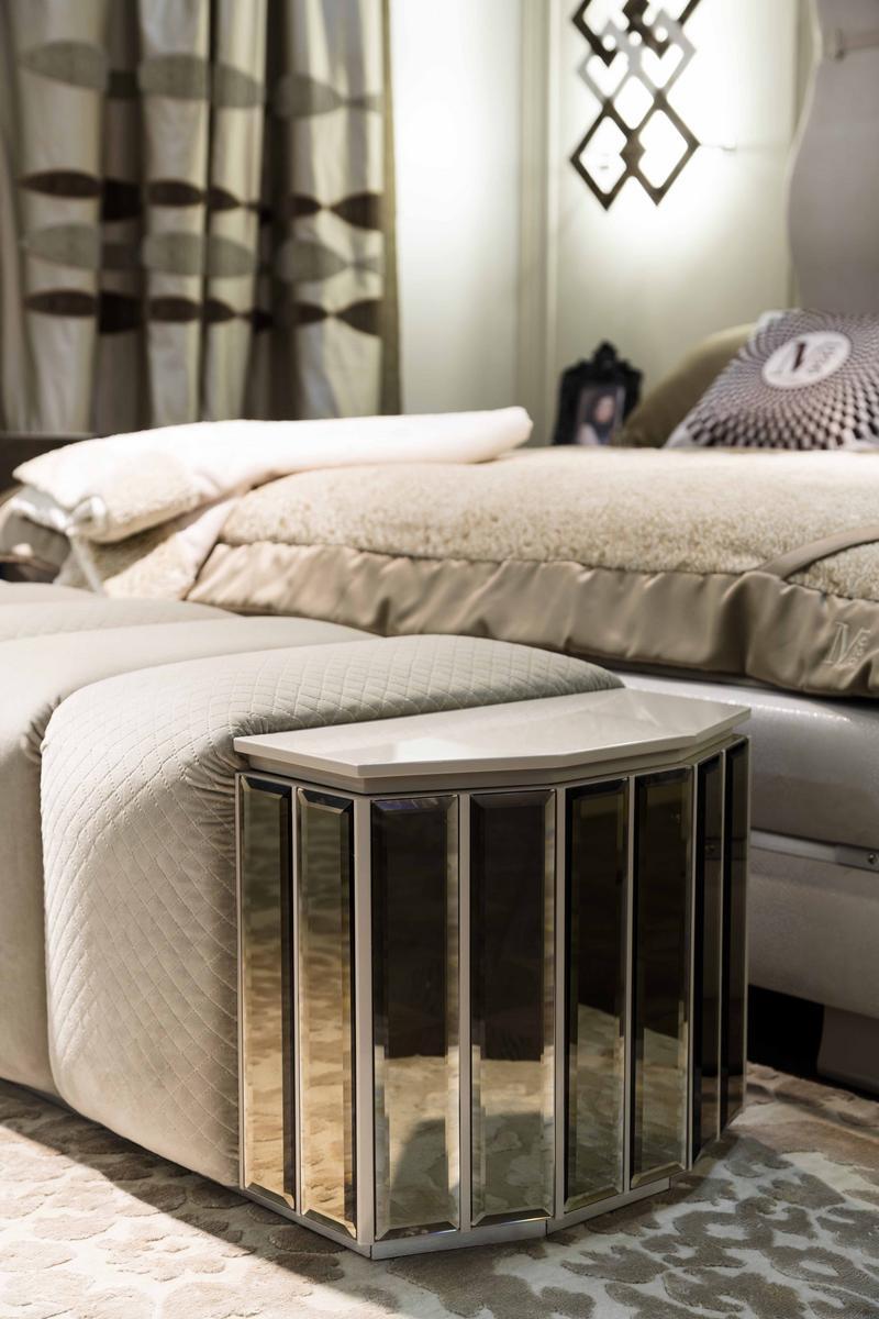 Storage velvet bench | Ola by Mantellassi 1926