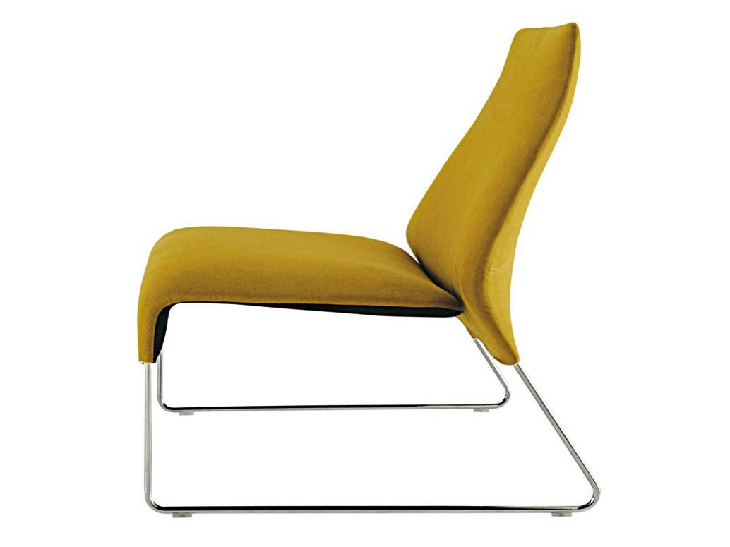 Sled base fabric easy chair | Lazy '05 by B&B Italia