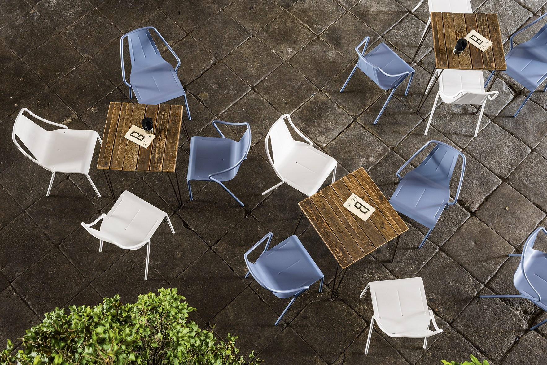 Stackable chair with armrests | Ola P In by Midj