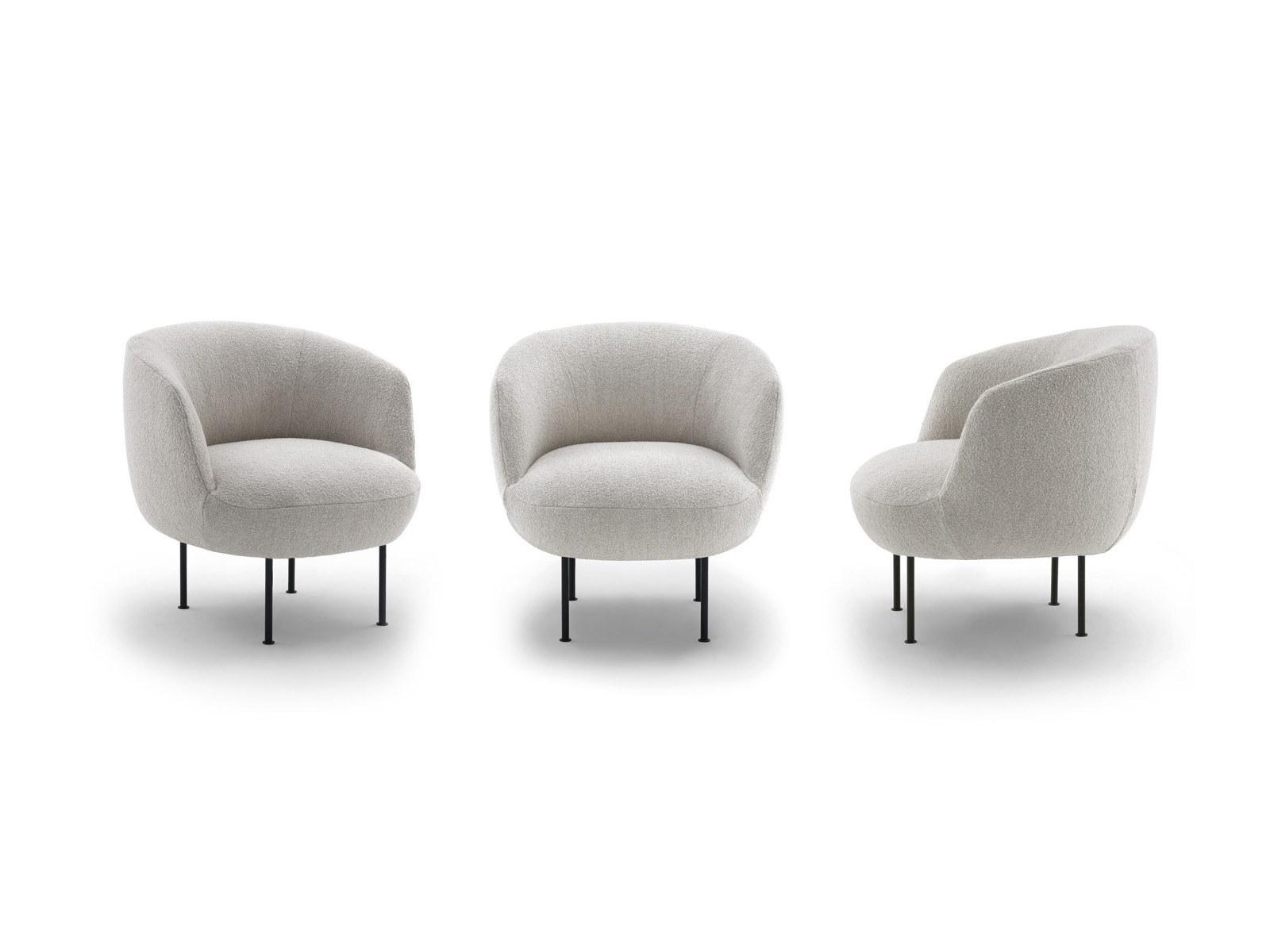 Upholstered fabric easy chair | Suppli’ by Arflex