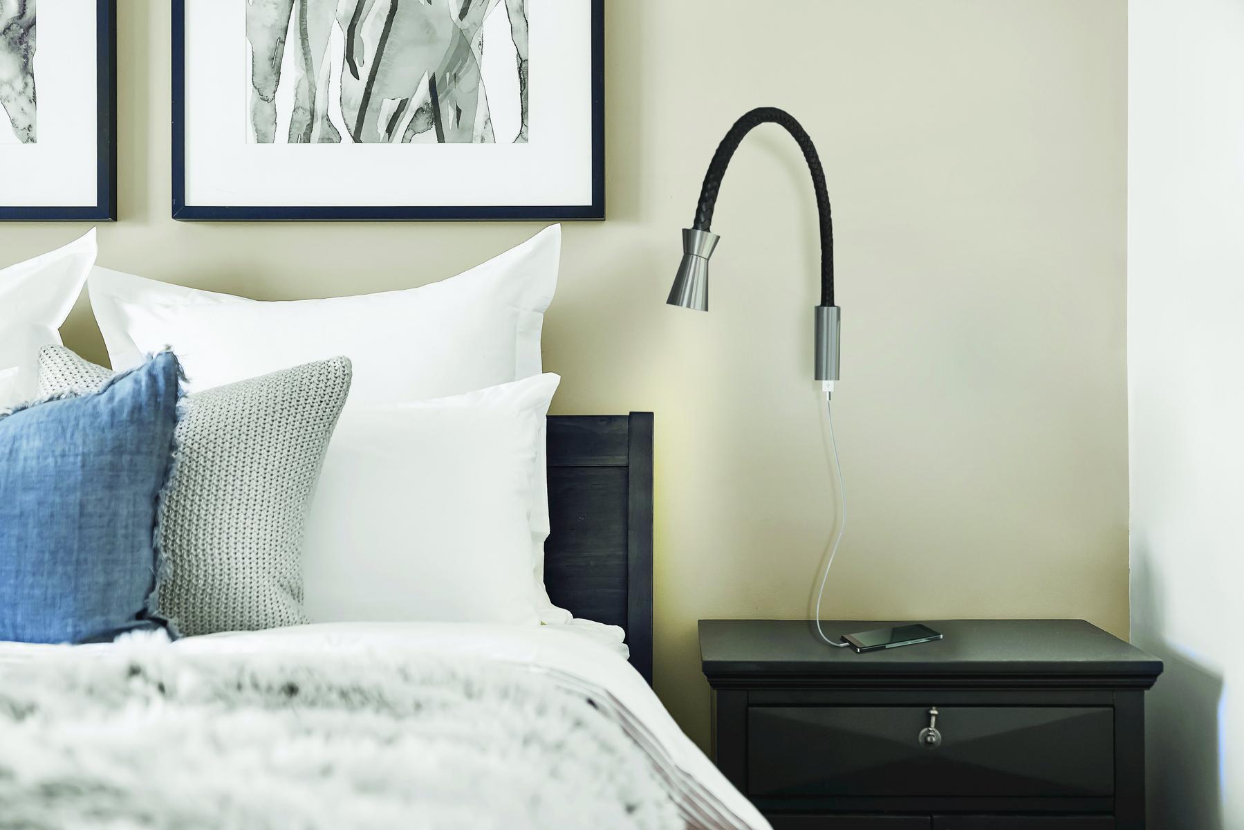 LED wall lamp with USB | G+t by Contardi