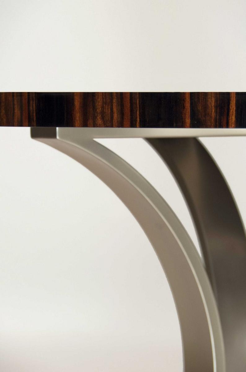 Round wooden dining table | Must T by Capital Collection