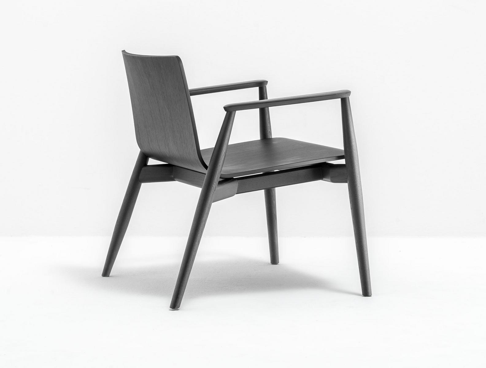 Wood veneer easy chair with armrests | Malmö 295 by Pedrali