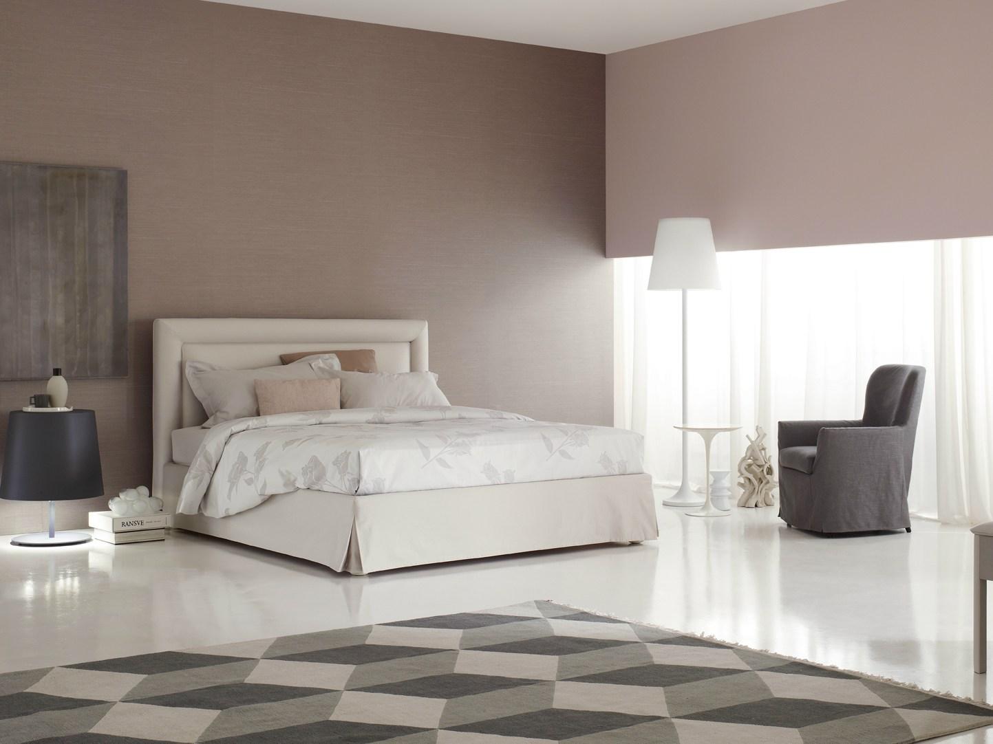 Double bed with upholstered headboard | Pochette Pure by Flou