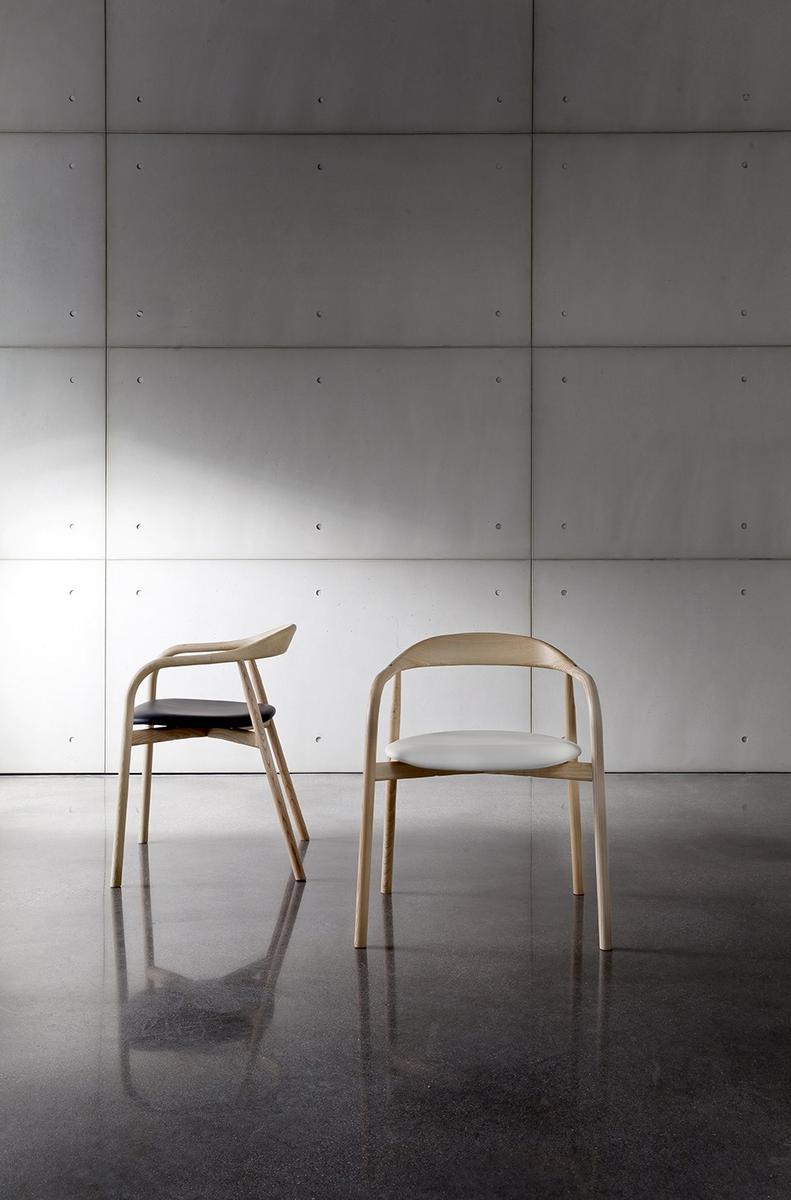Wooden chair with armrests | Autumn by Sovet