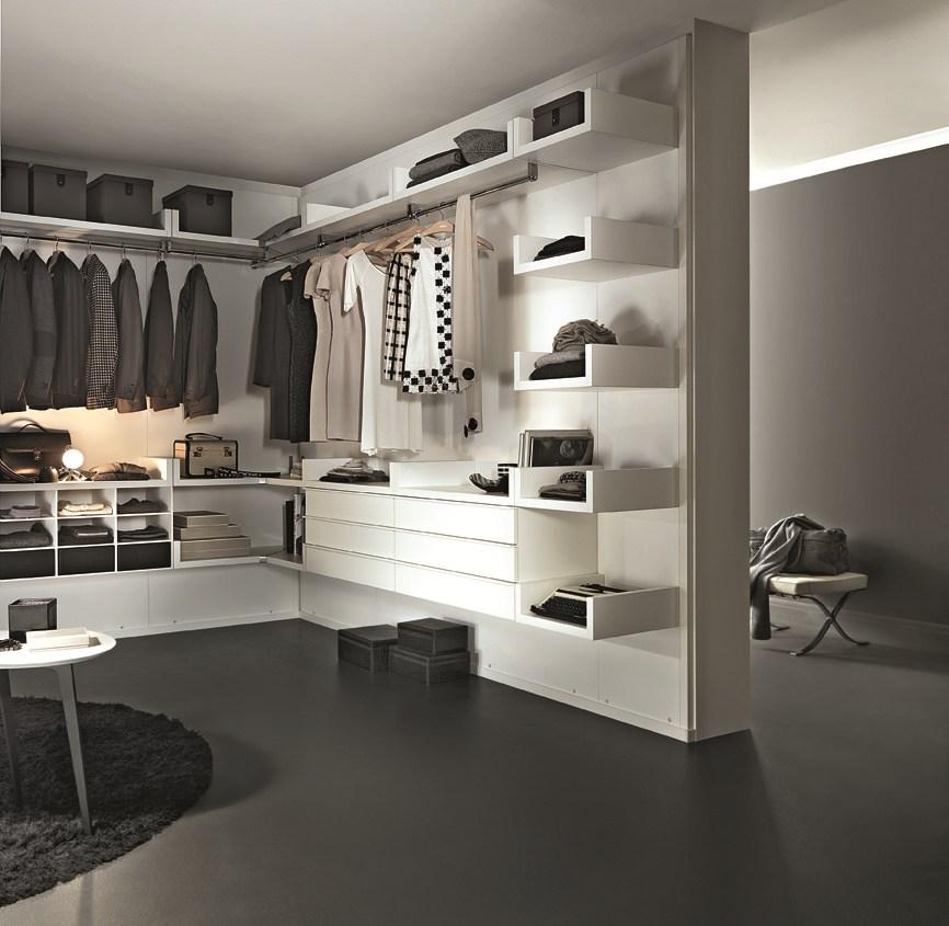 Sectional custom walk-in wardrobe | Novenove by Lema