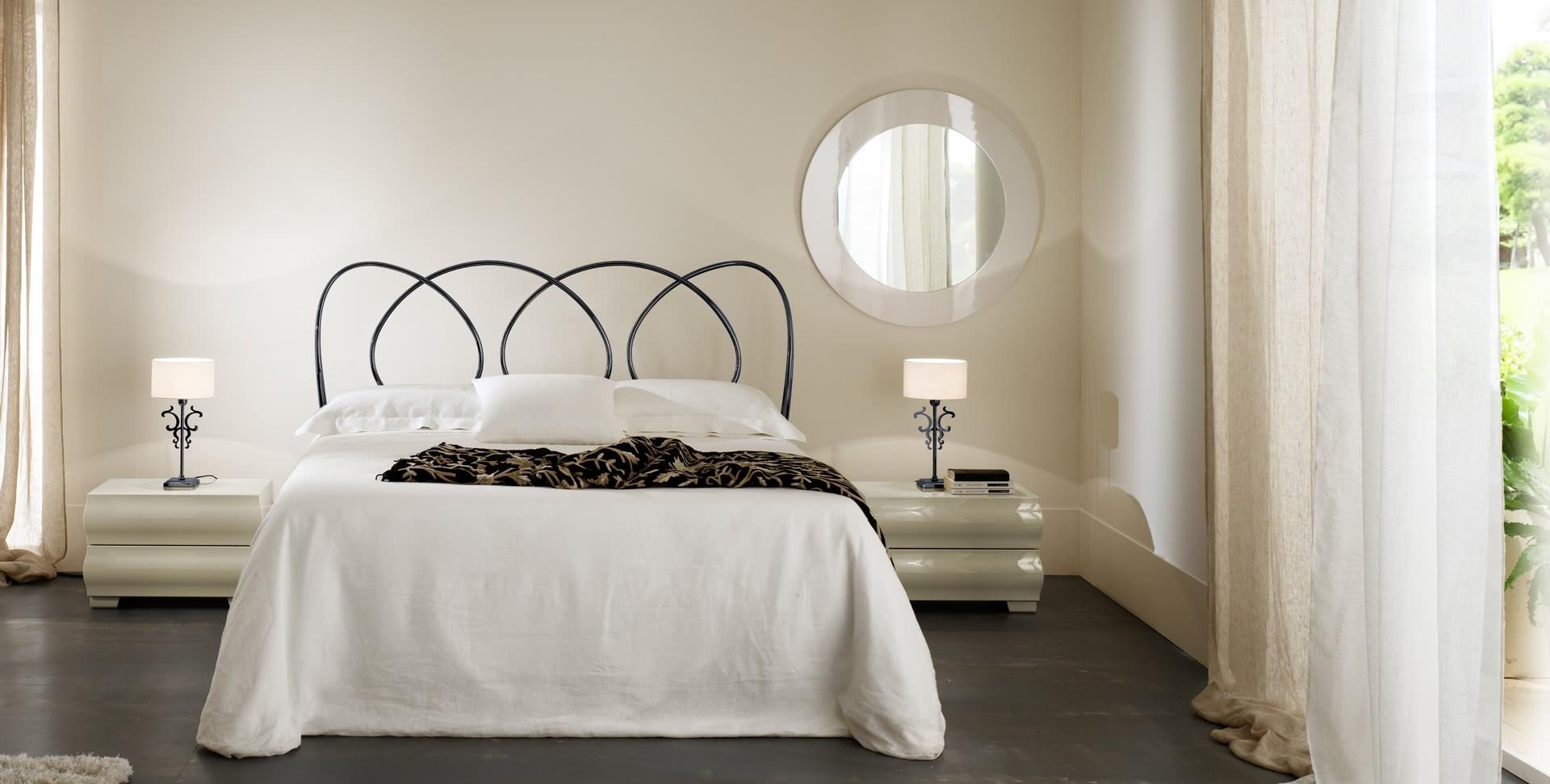 Iron double bed | Helios by Cantori