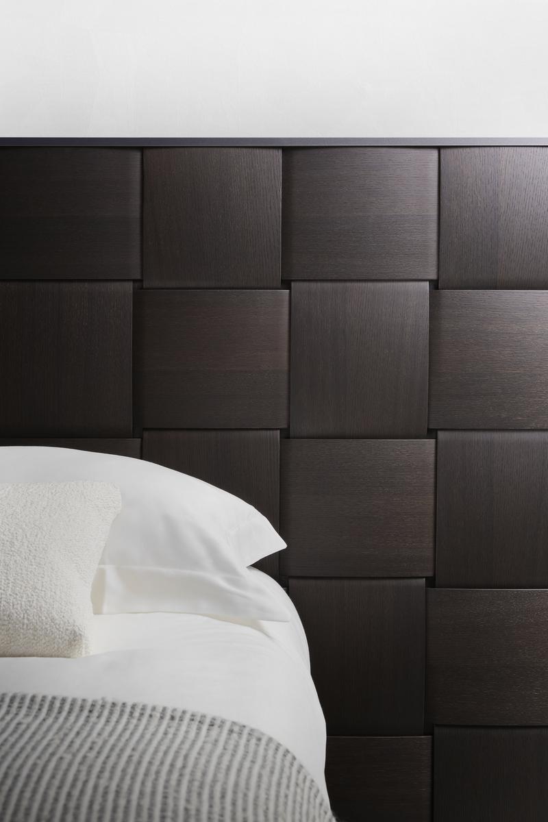 Double bed with high headboard | Jaipur by Flou