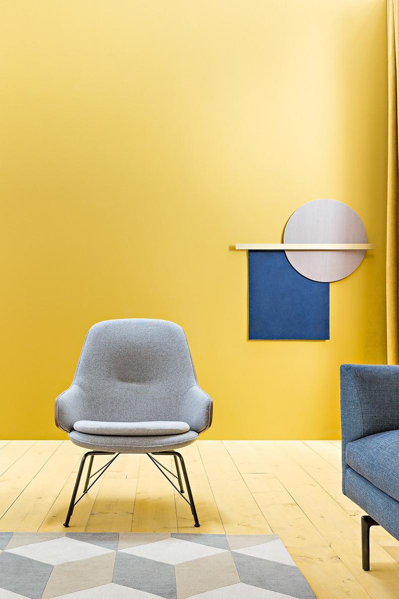 Upholstered easy chair with armrests | Judy by Zanotta