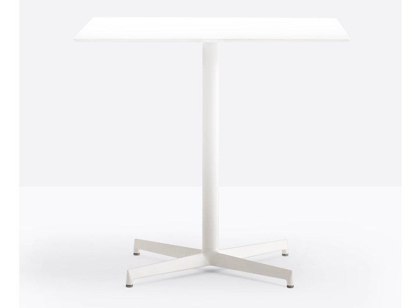 Aluminium contract table | Laja 5420 by Pedrali
