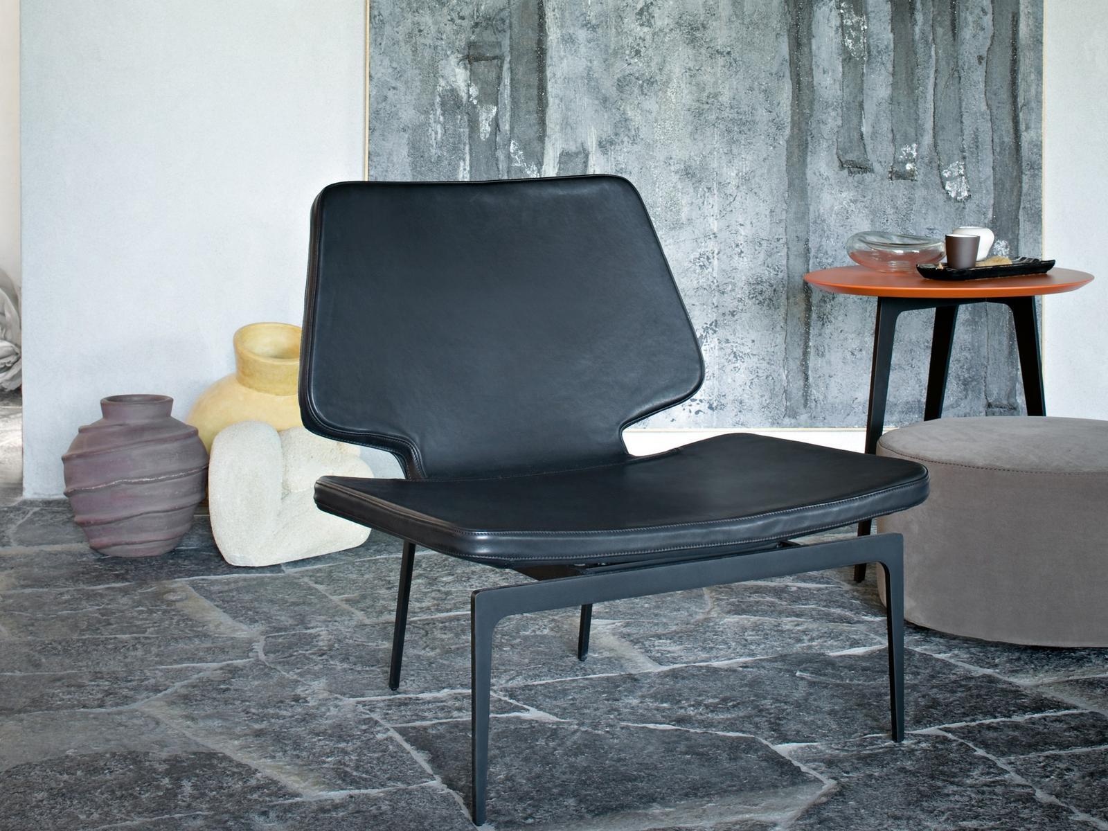 Leather easy chair | Werner by Lema